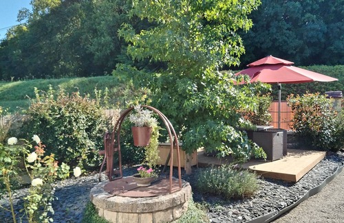 Montargis Cottage | Charming Riverside Cottage Near Montargis with Nature & City Access