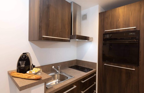 Juan-les-Pins Apartment | Charming Riviera 4E - One Bedroom Apartment, Sleeps 4