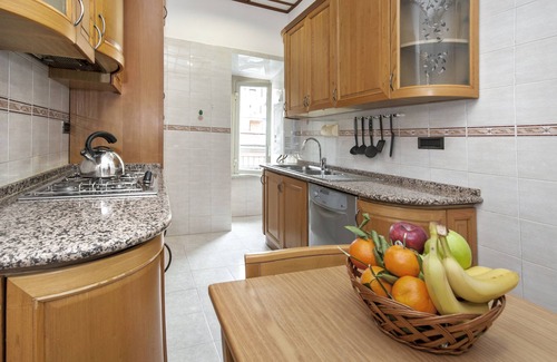 Esquilino Apartment | Charming Roma Apartment with 3 Bedrooms