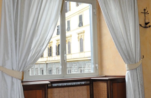 Esquilino Apartment | Charming Roma Apartment with 3 Bedrooms