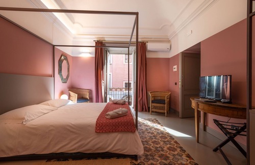 Catania City Centre Bed & Breakfast | charming rooms and parking in the heart of Catania city center