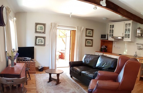 Brede House | Charming rural retreat set in 30 acres with private grounds, woodland & tennis
