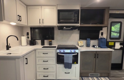 Spring Hill House | Charming RV with AC in Spring Hill - Perfect for a getaway