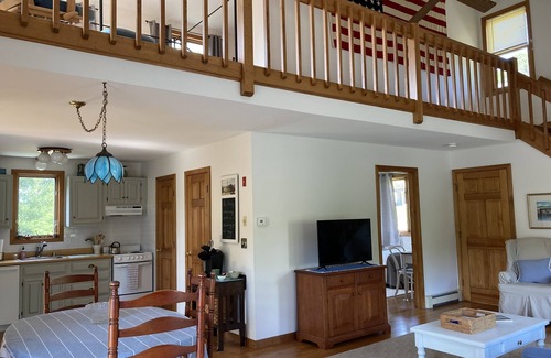West Falmouth Cottage | Charming saltbox cottage-minutes to bike path, dock and beach