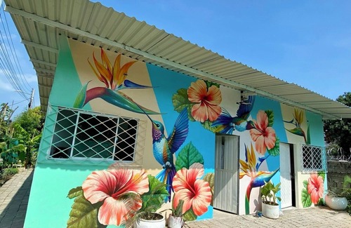 Papare Apartment | Charming Santa Marta Villa—Walk to Beach, 5 Min to Airport, Ideal for Travellers