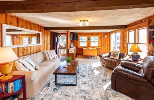 Orrs Island Cottage | Charming seaside cottage with beautiful views of Lowell's Cove.