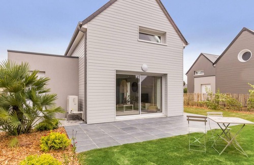 Portbail Cottage | Charming Seaside House, Fully Equipped, 500m to Sandy Beach, Private Garden, 2 Bedrooms
