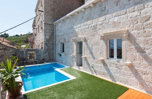 Podobuce Villa | Charming Seaside Villa in Podobuče, Pelješac Peninsula, Croatia