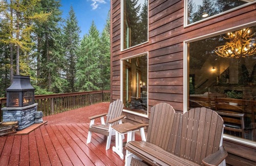 Sagle House | Charming Secluded 3-bedroom house in Sagle ID close to Lake and Schweitzer Ski