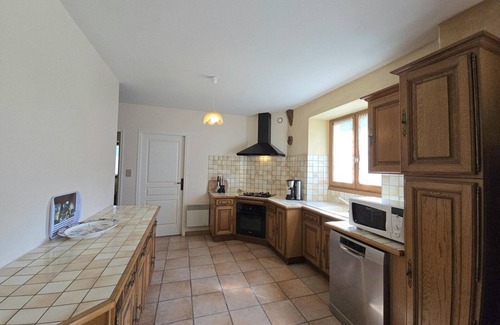 Borreze Cottage | Charming Secluded House with Wood Stove, Near Dordogne and Sarlat, Pet-Friendly