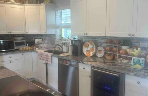 Ramrod Key House | Charming shared 1-bedroom house with AC and WiFi also has a 37 foot dock
