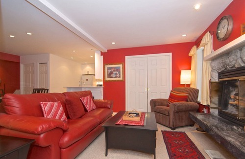Upper Village Condo | Charming Ski in/Ski Out townhouse, Free parking, Wood Fireplace, Professionally Managed