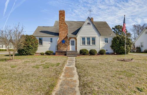 Smithfield House | Charming Smithfield House Walk to Downtown!