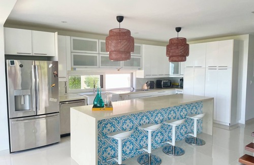Providenciales Villa | Charming spacious 2-bedroom villa with AC, pool, ocean views in Providenciales