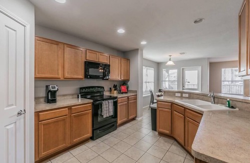 Keller House | Charming Spacious 3BR Retreat ~ Community Pool!