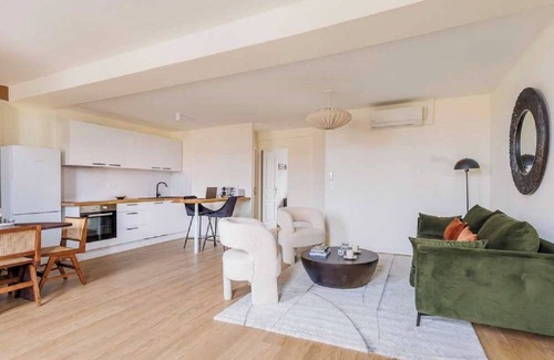 Notre-Dame-des-Champs Apartment | Charming, Spacious Apartment in Notre-Dame-des-Champs – Ideal for 6 Guests