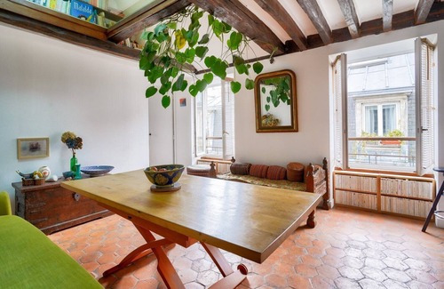 Strasbourg -Saint-Denis Apartment | Charming split-level Flat near Canal Saint-Martin