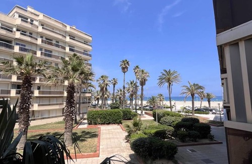 Le Grand Large Apartment | Charming studio 20 m from the beach, terrace and lift- 2BEAZUR99