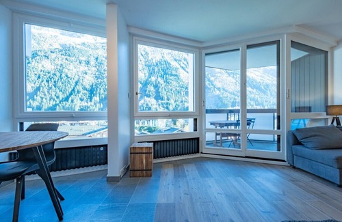 Chamonix City Centre Apartment | Charming Studio With Balcony And View In Chamonix