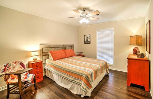 Starkville House | Charming Starkville House w/ Yard - 2 Mi to MSU!