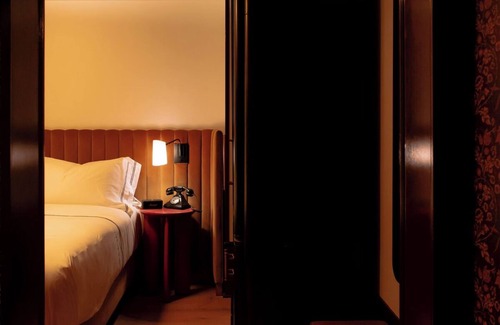 Gateway District Hotel | Charming Stay Ideal for Couple: Relaxing Room Close to Cleveland's Heart