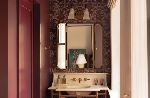 Gateway District Hotel | Charming Stay Ideal for Couple: Relaxing Room Close to Cleveland's Heart