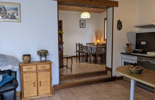 Proissans Cottage | Charming Stone House with Terrace, WiFi, Near Sarlat, Kid-Friendly, Secluded and Quiet