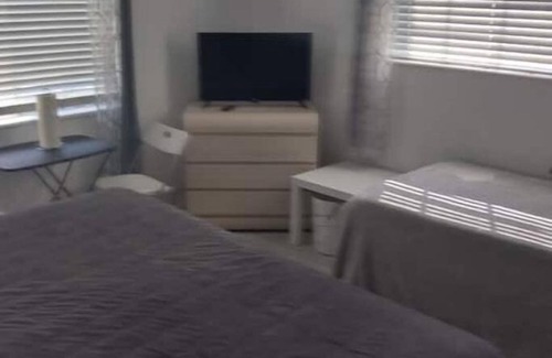 Lauderdale Lakes Apartment | Charming studio with AC, WiFi in lovely Lauderdale Lakes