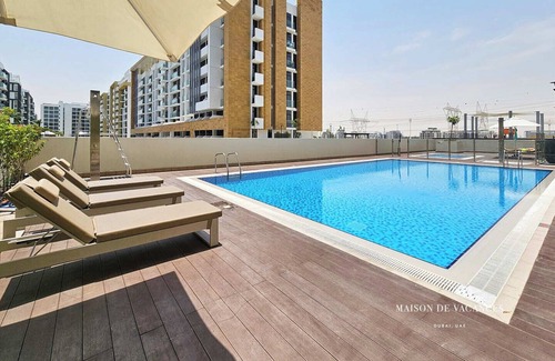 Dubai Apartment | Charming Studio 10 Minutes from Dubai Mall
