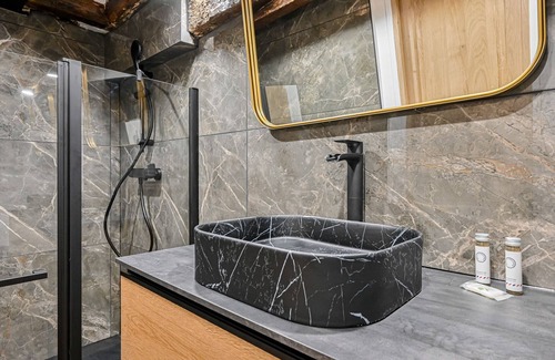 Sorbonne Apartment | Charming Studio Bievre Notre Dame 47