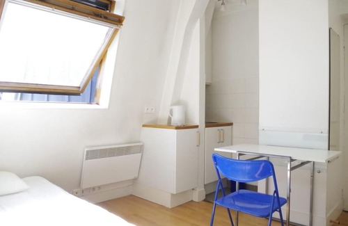 Quartier de l'Ecole-Militaire Apartment | Charming studio close to the Hotel des Invalides