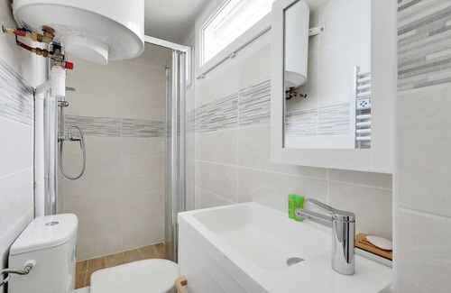 Quartier de la Roquette Apartment | Charming Studio for 2 – Near Voltaire & 11th Arr. Town Hall, Paris