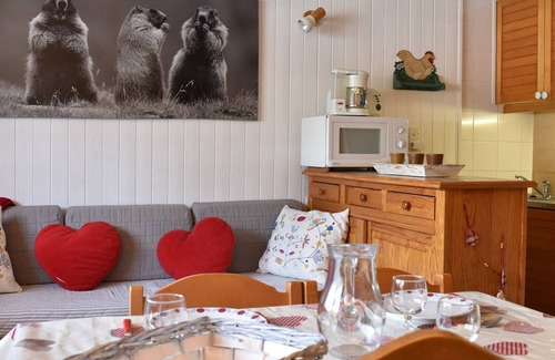Meribel Centre Apartment | Charming Studio for 4 in Meribel, Near Slopes and Shops