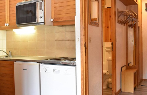 Meribel Centre Apartment | Charming Studio for 4 in Meribel, Near Slopes and Shops