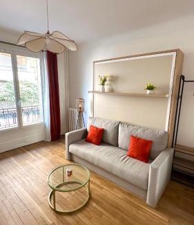 Combat Apartment | Charming Studio fully equipped Buttes Chaumont