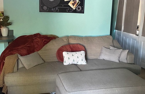 McGregor Apartment | Charming Studio, Great outdoor space. Located between beach and downtown!