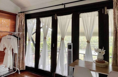 Springwood House | Charming Studio in Daisy Hill
