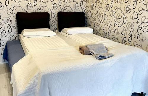 Alppiharju Apartment | Charming studio in Helsinki 42 m² with pool view