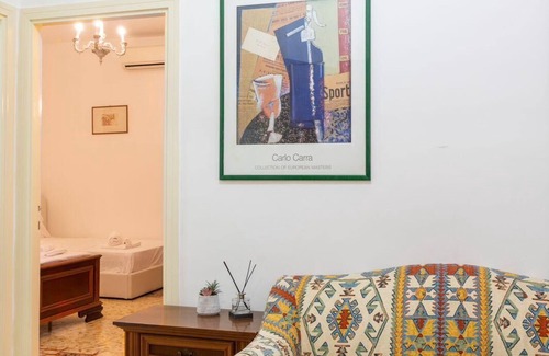 Cinecitta Apartment | Charming studio in Roma with AC, WiFi, WASHING MACHINE for upto 3 person.
