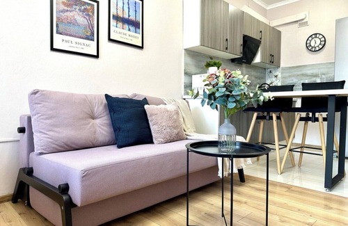Almaty Apartment | Charming studio Merenga in wonderful Almaty with WiFi, AC
