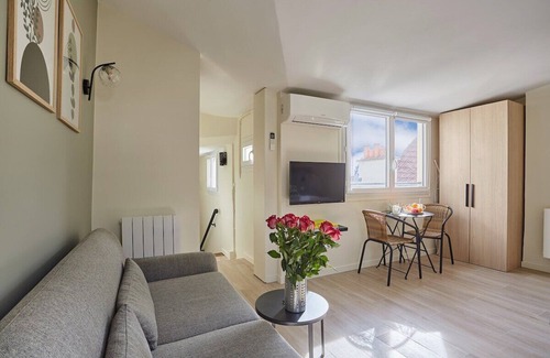 Strasbourg -Saint-Denis Apartment | Charming Studio rooftops of Paris Center/Bourse