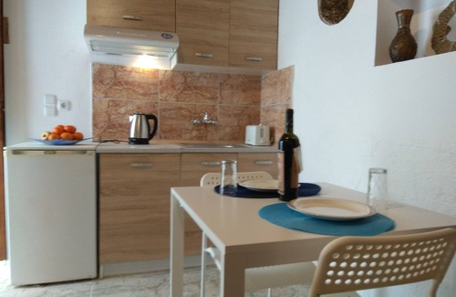 Limeniskos Apartment | Charming studio with AC, WiFi garden in delightful Kissamos.200m from the beach