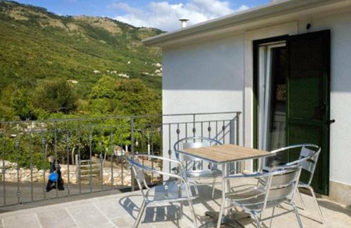 Brsec Apartment | Charming studio with balcony, WiFifree parking and AC in adorable old town Brseč