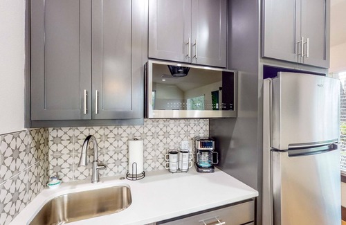 McKinney House | Charming studio with kitchenette, central AC
