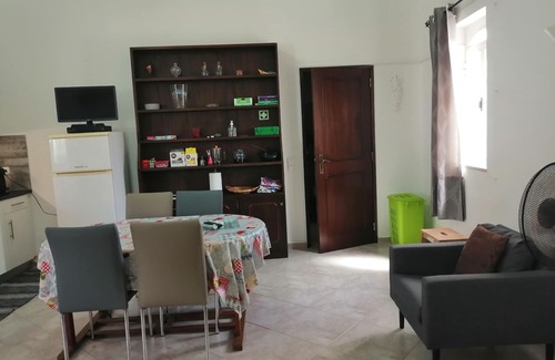 Medronhal Apartment | Charming studio with WiFi and AC in fantastic Cidade