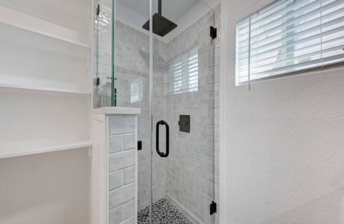 West Campus Apartment | Charming studio with WiFi and AC in Austin