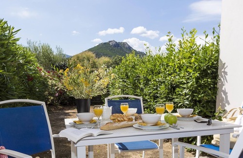 Belgodere House | Charming summer-decorated holiday home in Northern Corsica