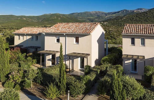 Belgodere House | Charming summer-decorated holiday home in Northern Corsica