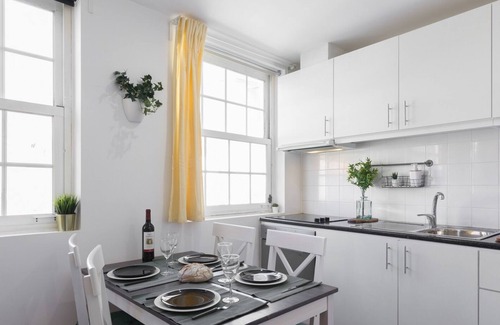 Centro / Baixa Apartment | Charming Sunny Flat | Batalha by Host Wise
