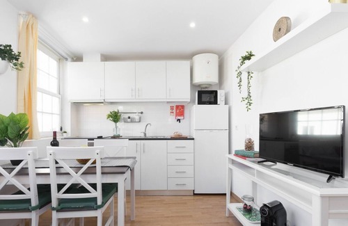 Centro / Baixa Apartment | Charming Sunny Flat | Batalha by Host Wise